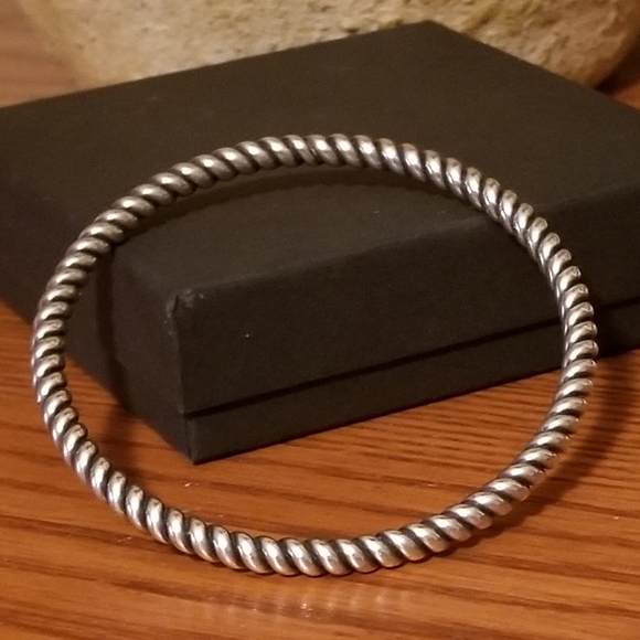 Rare Silpada Sterling Silver Twisted Bangle Bracelet - Picture 7 of 14